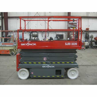 Scissor lift 2004  Skyjack sj3226 (5)