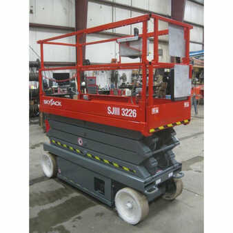 Scissor lift 2008  Skyjack sj3226 (2)