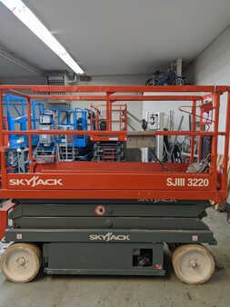 Plataforma Tijera 2011  Skyjack sjiii3220 (1)