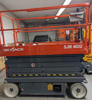Scissor lift 2012  Skyjack sj4632 (1)
