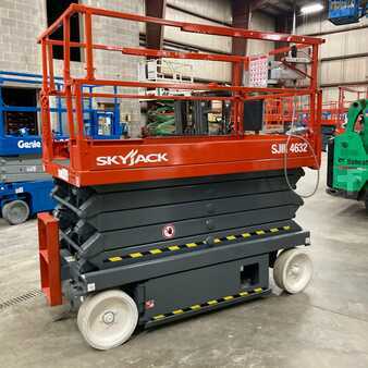 Scissor lift 2012  Skyjack sj4632 (1)