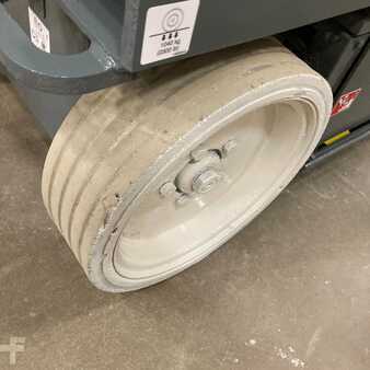 Scissor lift 2012  Skyjack sj4632 (13)