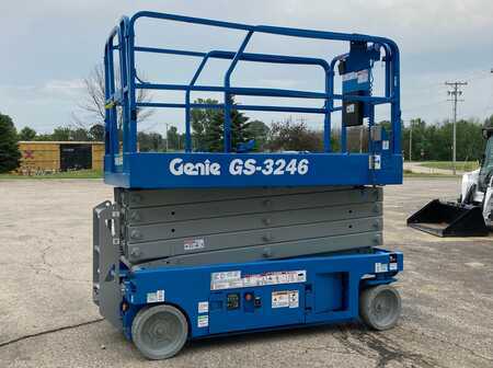 Scissor lift 2014  Genie gs-3246 (1)