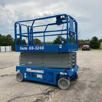 Scissor lift 2014  Genie gs-3246 (2)