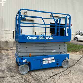 Scissor lift 2014  Genie gs-3246 (3)