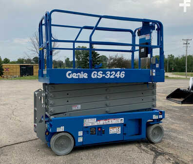 Scissor lift 2014  Genie gs-3246 (1)