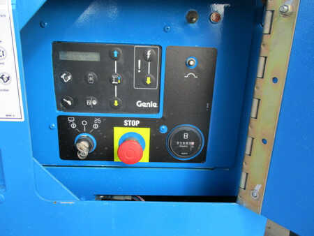 Scissor lift 2013  Genie gs5390rt (7)