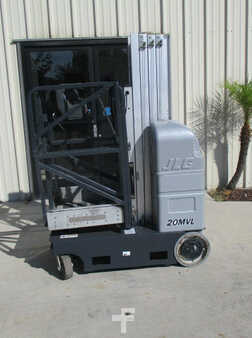 Scissor lift 2012  JLG 20mvl (2)