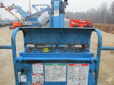 Articulating boom lift 2007 Genie Z80/60 (13)