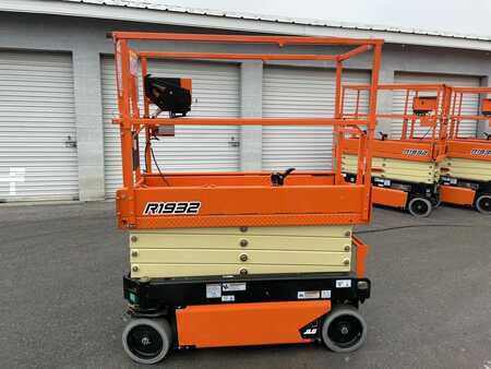 Scissor lift 2023  JLG r1932 (1)