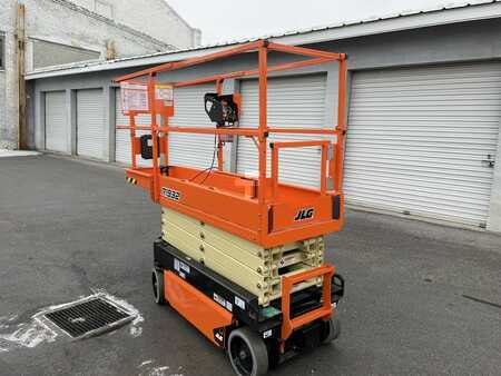 Scissor lift 2023  JLG r1932 (2)