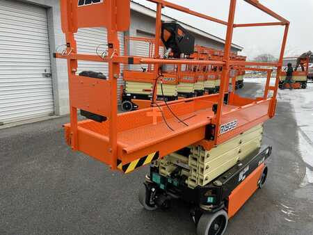 Scissor lift 2023  JLG r1932 (5)