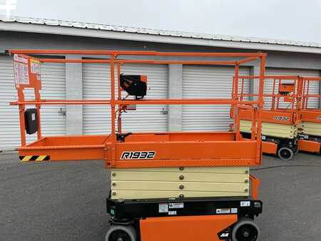 Scissor lift 2023  JLG r1932 (6)