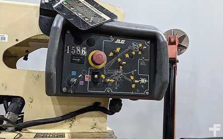 Articulating boom lift 2014 JLG T350 (8)