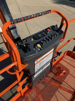 Articulating boom lift 2012 JLG 860SJ (12)