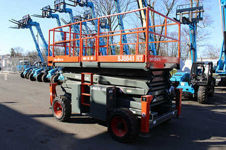 Scissor lift 2018  Skyjack sj8841rt (4)
