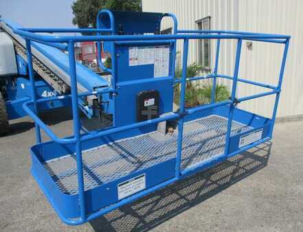 Telescopic boom lift 2013 Genie S60X (12)