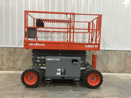 Scissor lift 2023 Skyjack SJ6832RT (1)