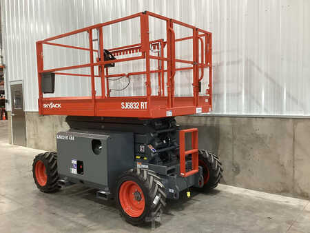 Scissor lift 2023 Skyjack SJ6832RT (2)