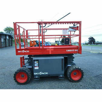 Scissor lift 2006  Skyjack sj6826rt (1)