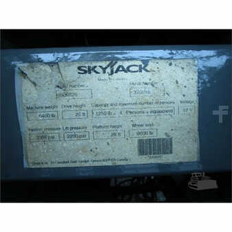 Scissor lift 2006  Skyjack sj6826rt (10)