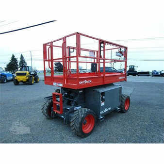 Scissor lift 2006  Skyjack sj6826rt (8)