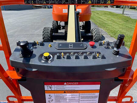 Telescopic boom lift 2014  JLG 400s (9)