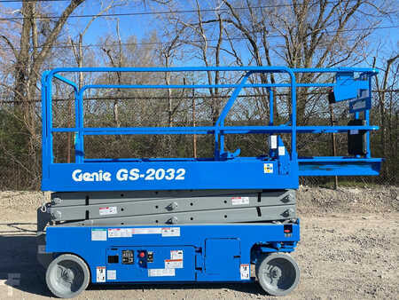 Scissor lift 2014  Genie gs2032 (1)