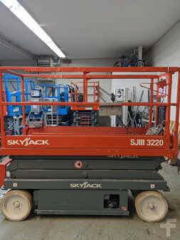Plataforma Tijera 2011 Skyjack SJIII3220 (1)