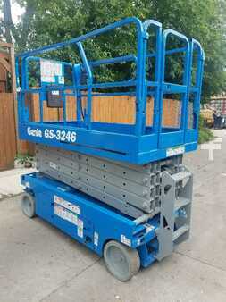 Articulating boom lift 2007 Genie GS3246 (2)