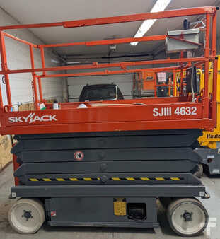 Articulating boom lift 2012 Skyjack SJ4632 (1)