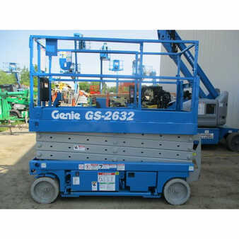 Scissor lift 2002  Genie sj3226 (1)