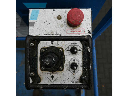 Scissors Lifts 2006  Aichi RX07B Elektrische schaarhoogwerker rups (11)