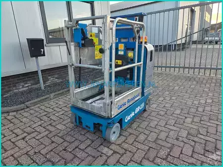 Vertical mast lift 2007  Genie GR 15 non marking + 6.5m + charger (2)