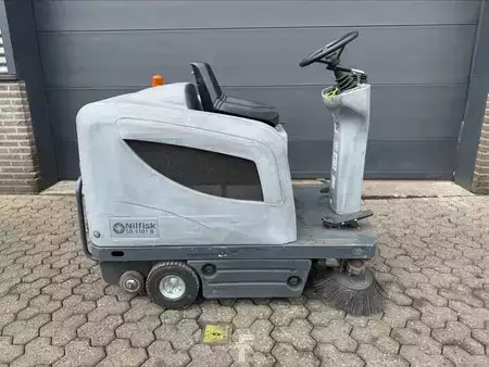Feiemaskiner - Nilfisk sweeper/SR 1101 R (1)