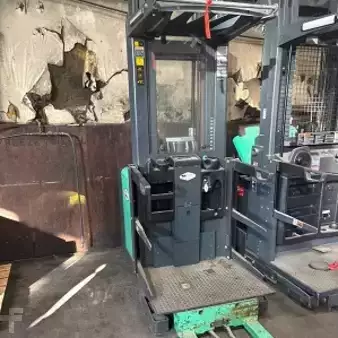 Articulating boom lift 2015  MITSUBISHI EOP11N2 (1)