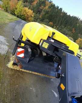 Straatreiniger 2015  Schmidt TSS 122, Like NEW, Only 203 hours, up to 40KM/h - Transport all  (8)