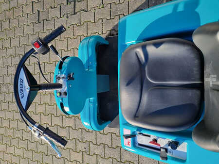 Máquina barredora aspiradora 2023  EUREKA Tigra (5)