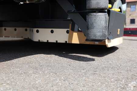 Riding scrubber dryer - Nilfisk SC 6500 1300 D Neuaufbau (15)