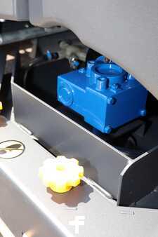 Riding scrubber dryer - Nilfisk SC 6500 1300 D Neuaufbau (19)