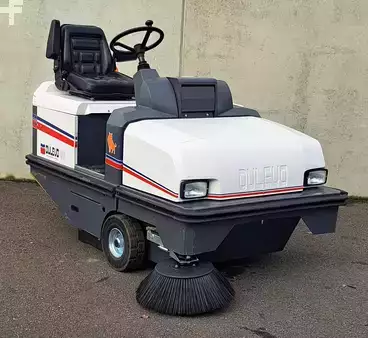 Aufsitz-Kehrsaugmaschine 2017  Dulevo 90 EH eleite (1)