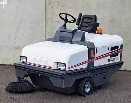 Aufsitz-Kehrsaugmaschine 2017  Dulevo 90 EH eleite (3)