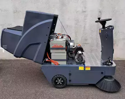 Ride-on feje/sugemaskiner 2026  DR KMR 2100 E (9)