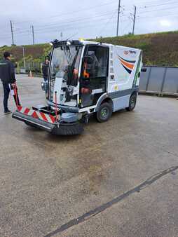 Máquina de limpeza de ruas 2023  Tenax International Maxwind (16)