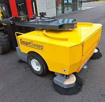 Pedestrian Vacuum Sweeper 2023  Smartsweep Anbaukehrmaschine einfach, günstig und für überall (13)