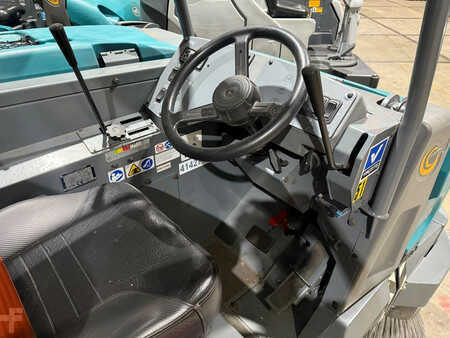 Sopmaskiner 2016  TENNANT S30 LPG opzit veegmachine 1500uur hooglosser (8)