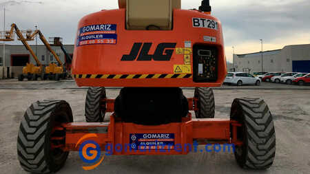 Kloubová pracovní plošina 2006 JLG 1350 SJP (11)