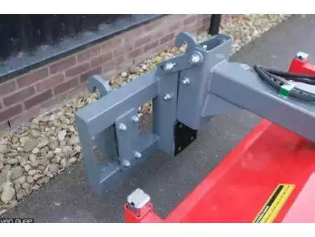 Zamiatarka 2024  Eurotrac Veegmachine met hydraulische opvangbak 150cm (5)