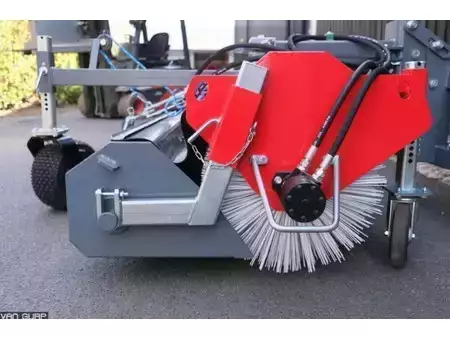 Zamiatarka 2024  Eurotrac Veegmachine met hydraulische opvangbak 150cm (7)
