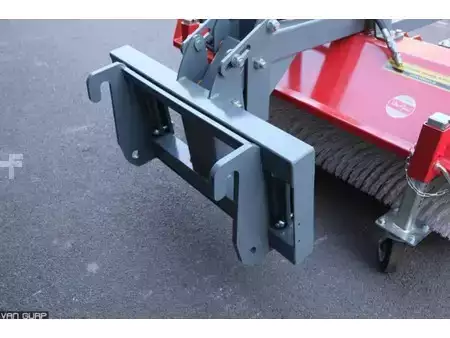 Zamiatarka 2024  Eurotrac Veegmachine met hydraulische opvangbak 150cm (8)